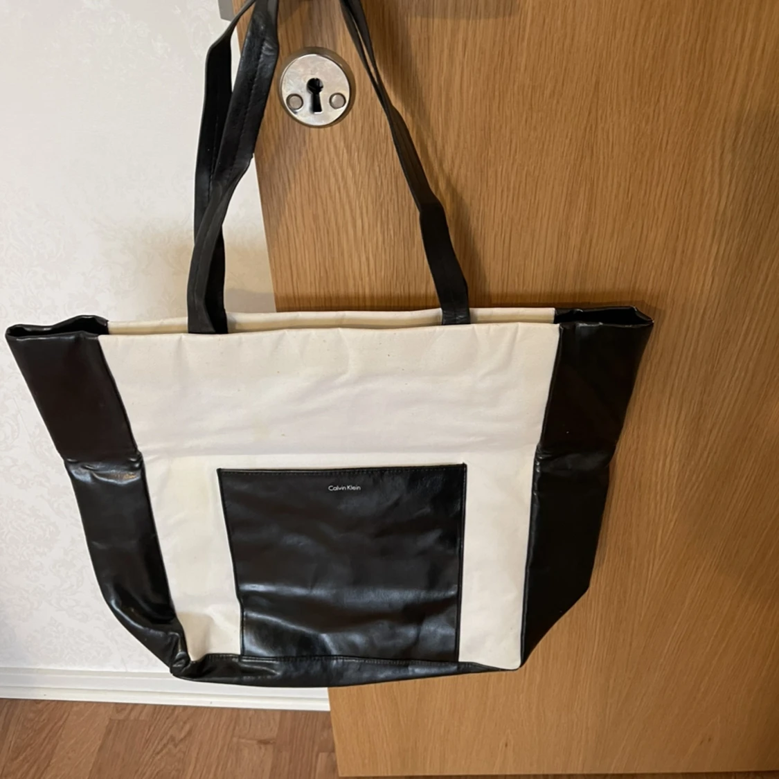 Äkta calvin klein väska