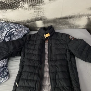 Parajumpers ugo S - Parajumpers ugo storlek Small helt felfri inga problem ingeting kan mötas i sthlm eller frakta 