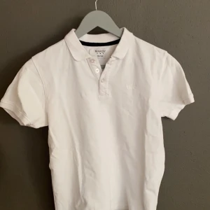 Marqy piké - St 158-164, använda sparsamt. Gissar runt 5-6 ggr på typ skolavslutning. Skick 9/10