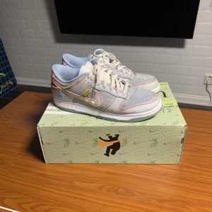 Nike dunk low union passport pack argon - Använda dunks. Extra laces och original box. Finns digitalt kvitto från Nike.