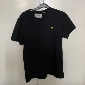 T-shirt  - Lyle scott t Shirt. Bra kvalite 