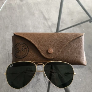 Rayban Aviator Large Metall - Använd ett par gånger under en sommar 