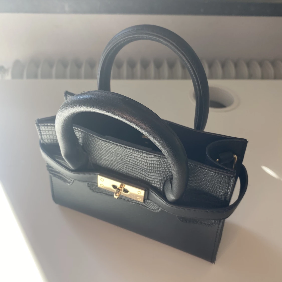 Svart handväska (utan band) - 90