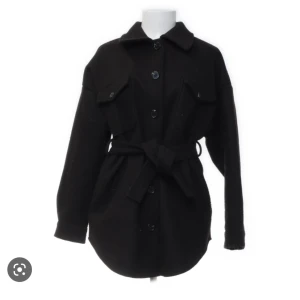 Nelly jacka  - Nelly kappa köpt på sellpy❤️