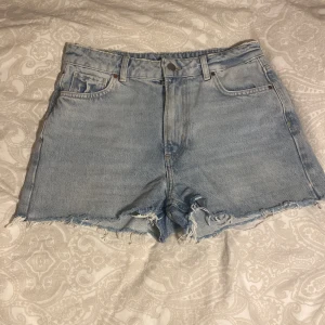 Jeans shorts  - Använt några gånger och i perfekt skick 