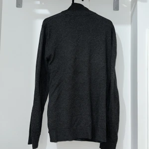 Long armed T shirt - Condition:Very good