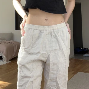 Linnebyxor från Lindex 🤍 - I fint skick, långa och så sköna.🤍