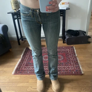 Lågmidjade jeans från J.Lindberg  - Jättecoola jeans från J.lindberg i längden 34 och midja 27