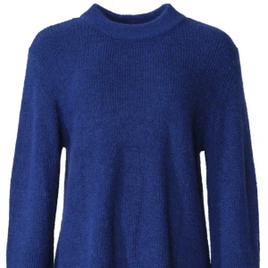 Blå stickad tröja - Superfin stickad tröja ifrån Indiska, skriv för egna bilder💕