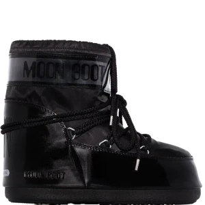 Moonboots - Säljer nu mina moonboots då jag inte får användning för dem längre.. köpta förra året men knappt använda, storlek 39 ❤️❤️❤️