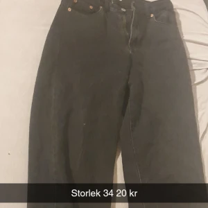 Byxof - 20 kr styck. Kan skicka men då betalar köparen för frakten. Kan även mötas i hisingen elr centrala gbg. Tar swish elr kontant.pris o stlk står i bilderna.