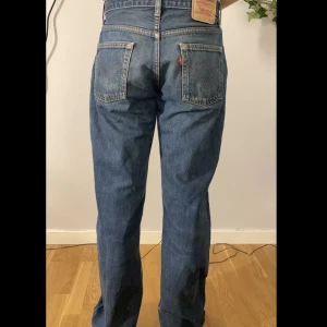 Levis jeans - Lite upprivet på ett ställe
