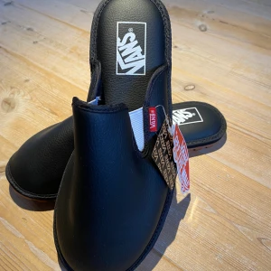 Vans tofflor - Vans tofflor i nyskick, säljer pga för små! 