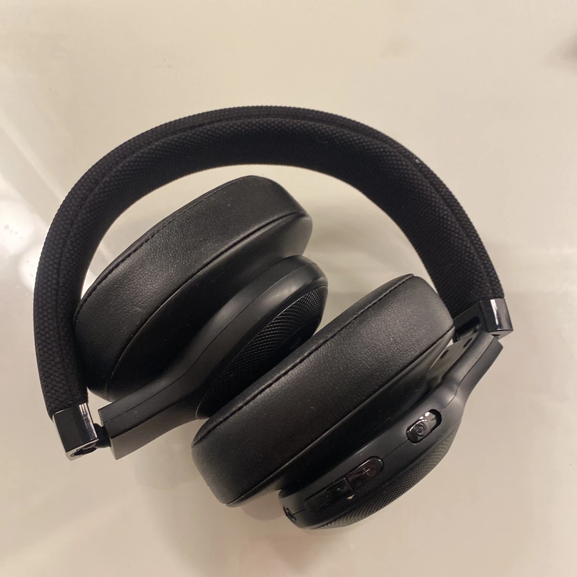 JBL hörlurar knappt använda - 90