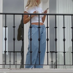 Nakd byxor - Byxor från Josefine Hj’s kollektion med nakd i våras. Superfina men kommer inte till användning så mycket. Lånade bilder, kontakta mig för egna bilder.