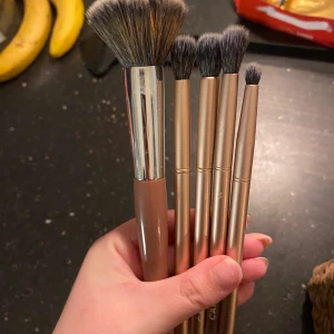 Sminkborstar - Endast foundation borste kvar! 50kr