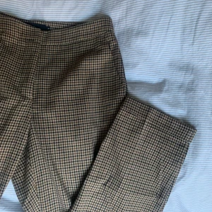 Kostymbyxor - Kostymbyxor från Vero Moda! Säljer för att jag aldrig använder dem!✨✨Jag betalar frakten😊
