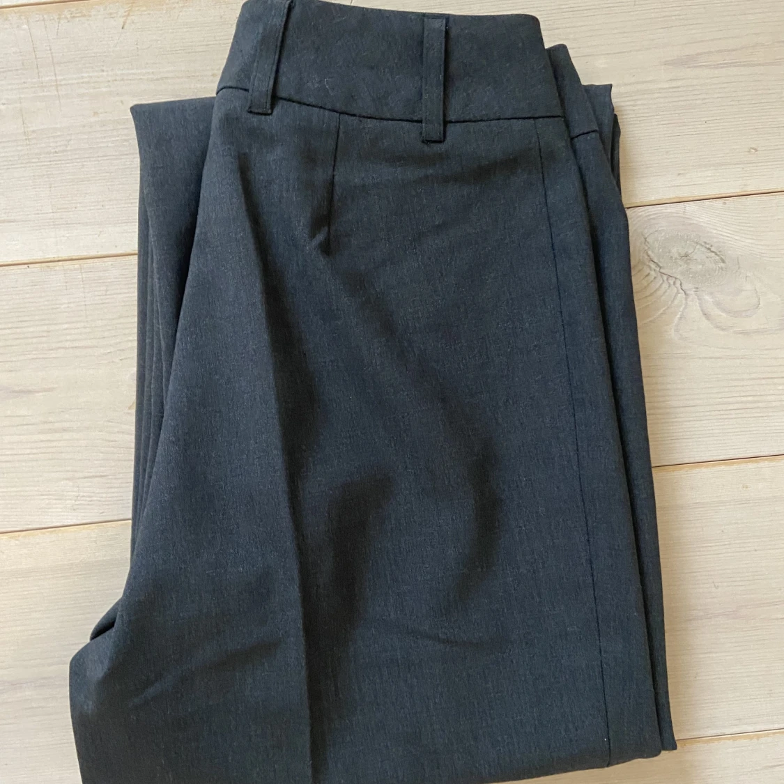 Mörkgrå kostymbyxor - 91