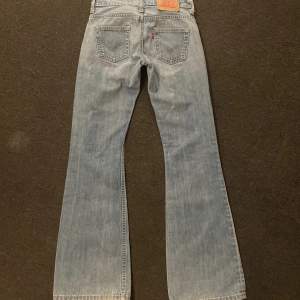 Ljusa levis jeans 💓modell 516
