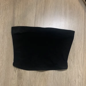 Bandeau topp h&m - Fin Bandeau topp från H&M 