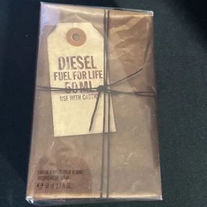  Diesel feel for life our home edt spray -  Diesel perfym ny pris 600 kr mitt pris 300 kr  helt ny mvh benjamin 50mil