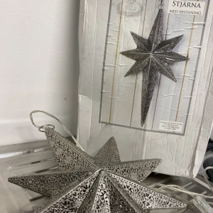 Belysning  - Stjärna med belysning inför jul 450kr styck. Finns flera inne. 