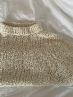 Stickad tröja  - Finaste sticka tröjan från zara! Köpte second hand, storlek s!💞