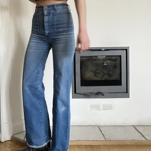 Högmidjade jeans - Högmidjade jeans från märket twin jeans. Vintage från 70-talet. Midjemått:68 Innerbenslängd: 80