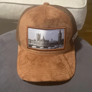 Pianotti Keps - Säljer helt ny Pianotti keps 400kr Meet up i Sthlm. Skriv om mer bilder elr information 