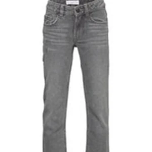 Low waist jeans mango  - Jätte fina jeans från mango som bara är använda några gånger. Säljs då dem är för korta för mig som är 164. Finns fler bilder. Pris kan diskuteras