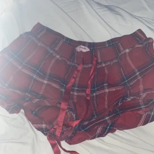 pyjamasshorts - så fina pyjamas shorts från hunkemöller! storlek M passar S😍😍