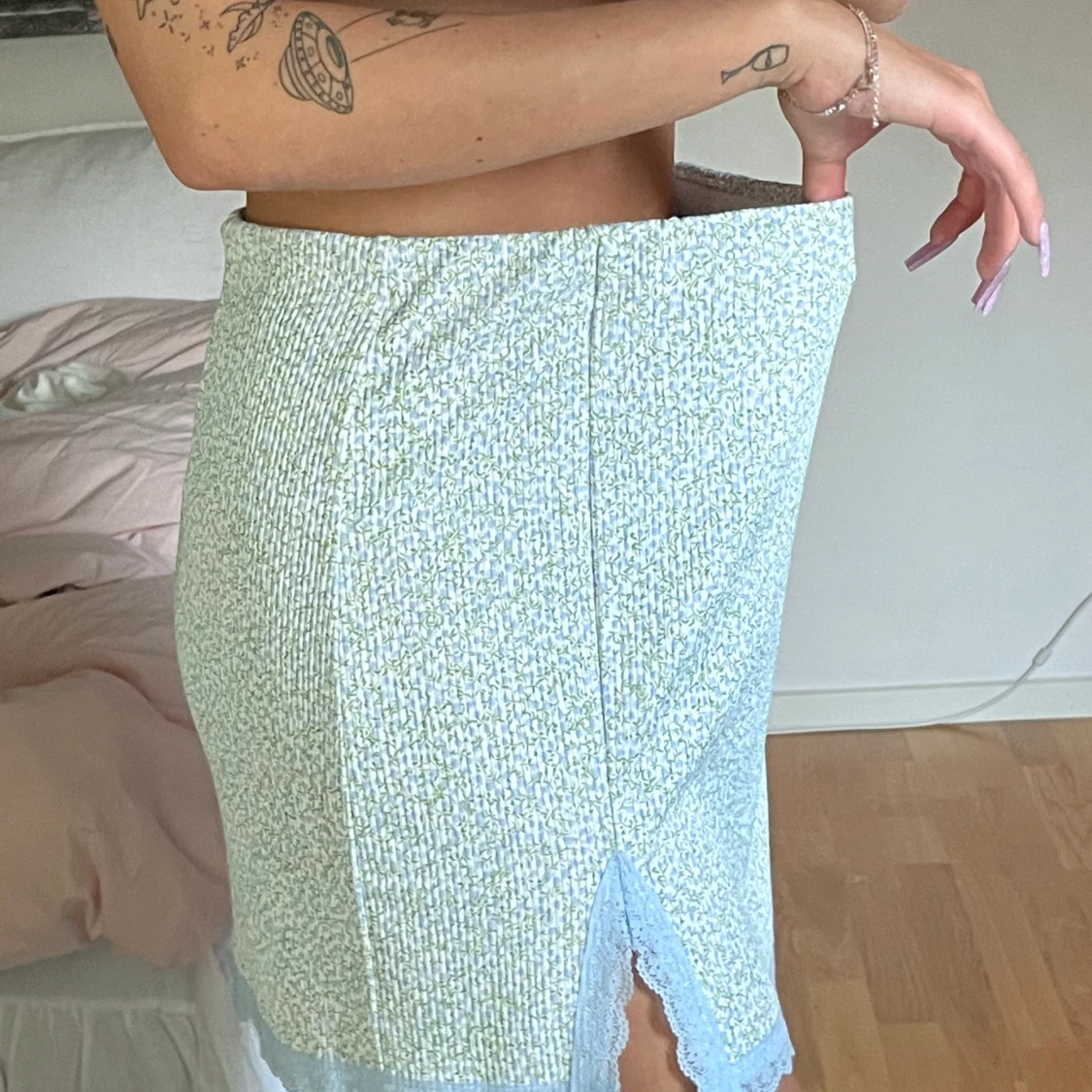 H&M kjol storlek L - 91