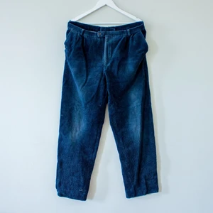 Vintage manchesterbyxor 👖  - Manchesterbyxor, märke: diplom, midja 48 cm mått mätt rakt över med plagget liggandes