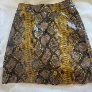 NA-KD skinnkjol - Fraktas mot betalning