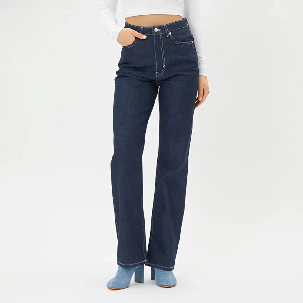 Dessa är ett par byxor jag ska köpa ett par till av, fast i en större storlek. Jag tog fel par i butik och behöver ett par större - har aldrig använts. . Jeans & Byxor.