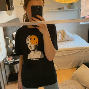 Converse tshirt - Sjukt cool converse tröja som tyvärr inte kommer till användning. Unisex. ❤️‍🔥💐🌅🍋🦋