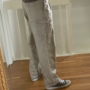 Vintage cargo byxor - Säljer mina baggy vintage cargobyxor! Jag är 180!