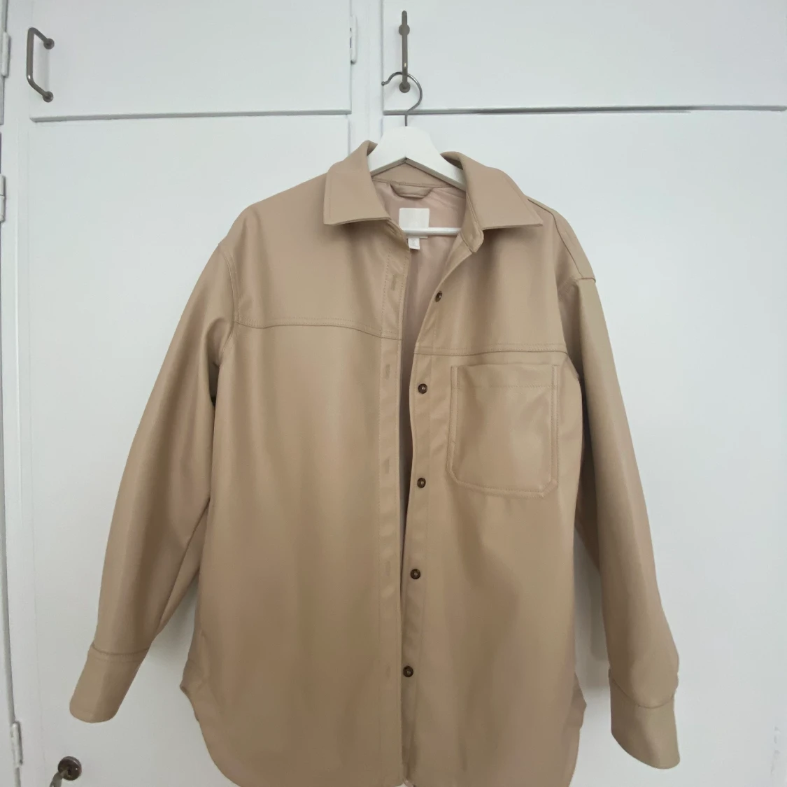 Beige Skinn Skjorta från HM