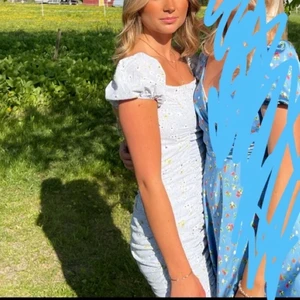 Sommarklänning  - Säljer min klänning som jag endast använt en gång❤️ 