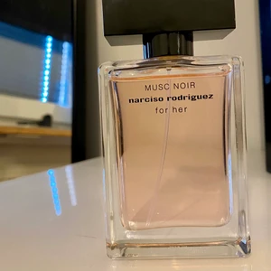 Narciso Rodriguez parfym  - Använd en gång då doften inte passar på mig 😚