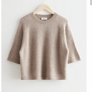 & other stories  - Säljer min super fina tröja från other stories, inga fel på tröjan, den är som ny. Pris kan diskuteras 