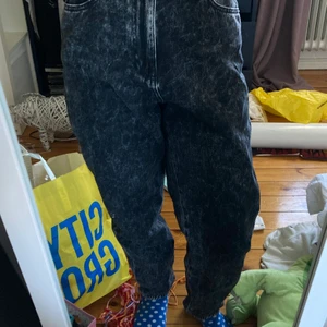 Stentvättade jeans - Jeans från Lindex i storlek 36, använda 1 gång😊