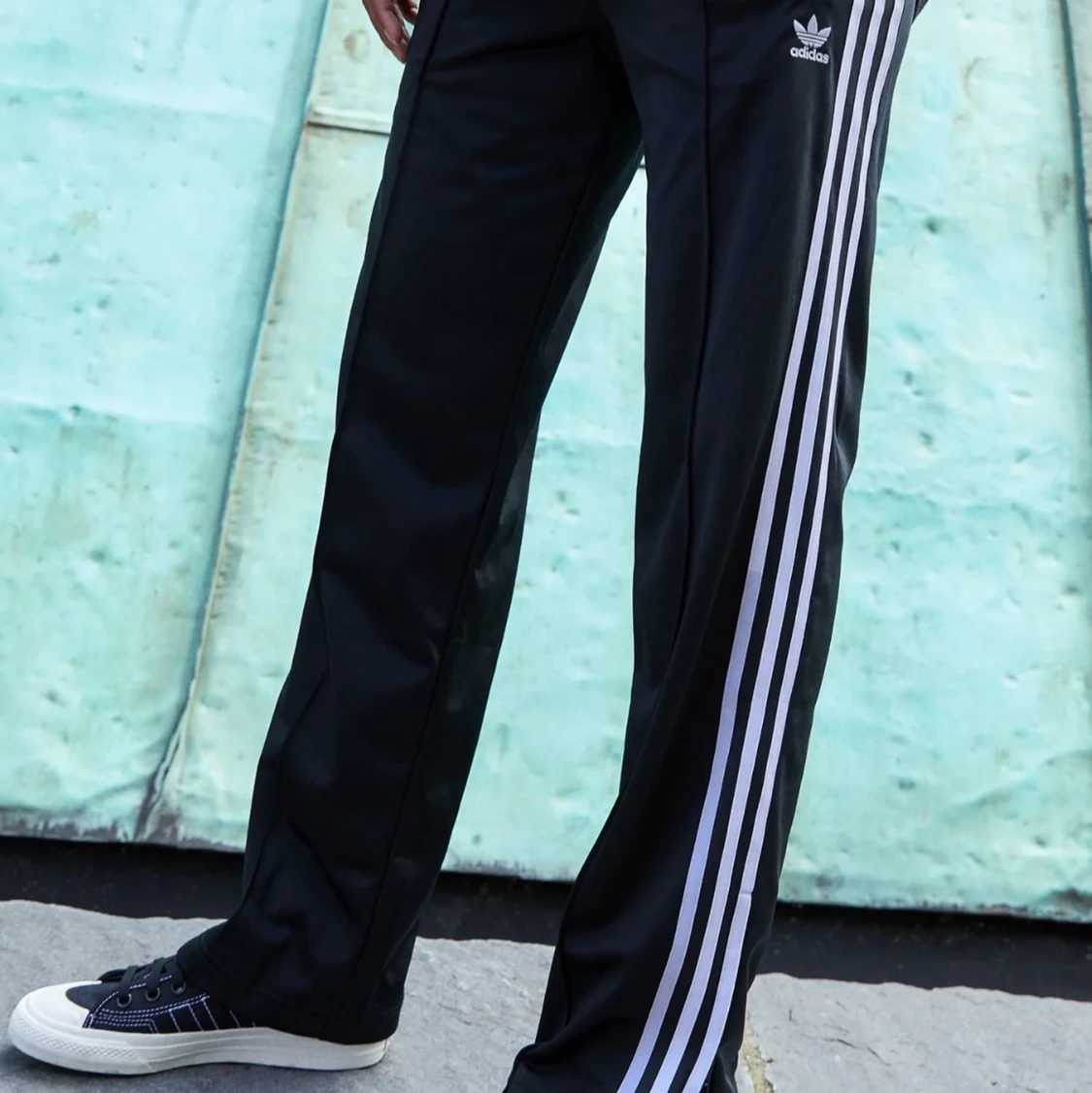 Adidas byxor och träningsjacka  - 90