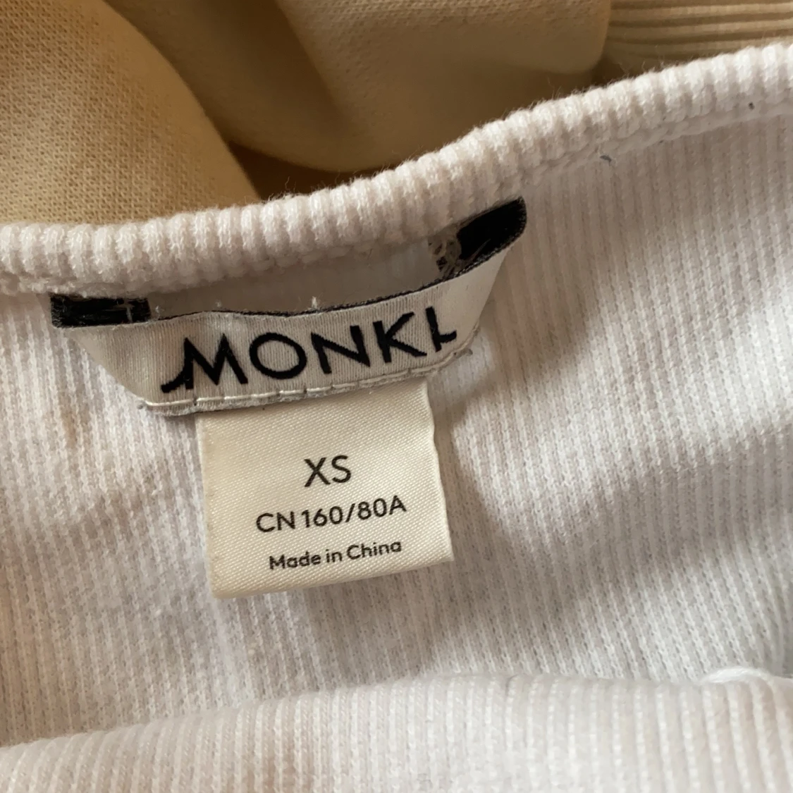 v ringat vitt linne - 90