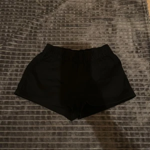 Shorts - Svarta shorts som är fortfarande i bra skick.