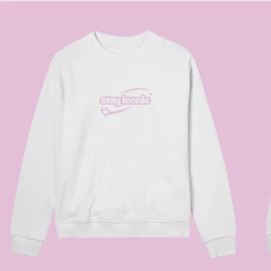 Stay iconic Sweatshirt dam - Sweatshirt av Tilda med merch i storlek M dam. Köpte som julklapp men då den va fel storlek och det inte fanns ångerrätt på hemsidan lägger jag ut den här i hopp om att sälja till samma pris. Tröjan är helt ny, alltså oandvänd.