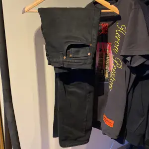 Levi’s 501, ett par svarta raka jeans i storleken 31x30. Bra skicka och inga defekter