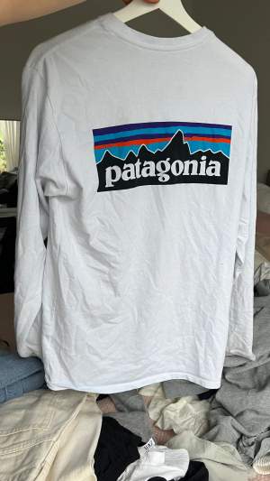 Nästan oanvänd patagonia tröja i vit