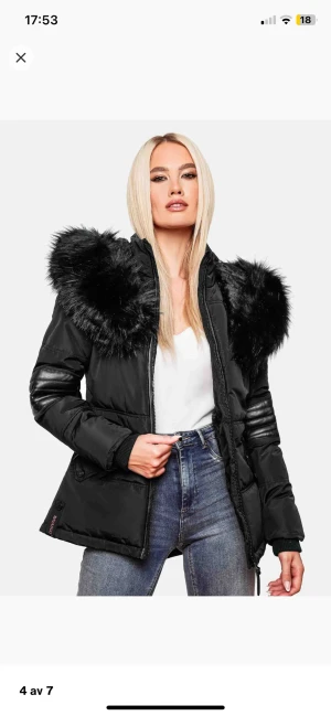 Svart vinter jacka - Säljer för att jag har för många jackor o använder den inte, köpte nu i början av vintern och har bara använts 3/4 gånger, köpt frön zarlanfo för 1400