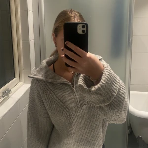 Tröja - Grå stickad tröja som är jätte skön och härlig❣️❣️